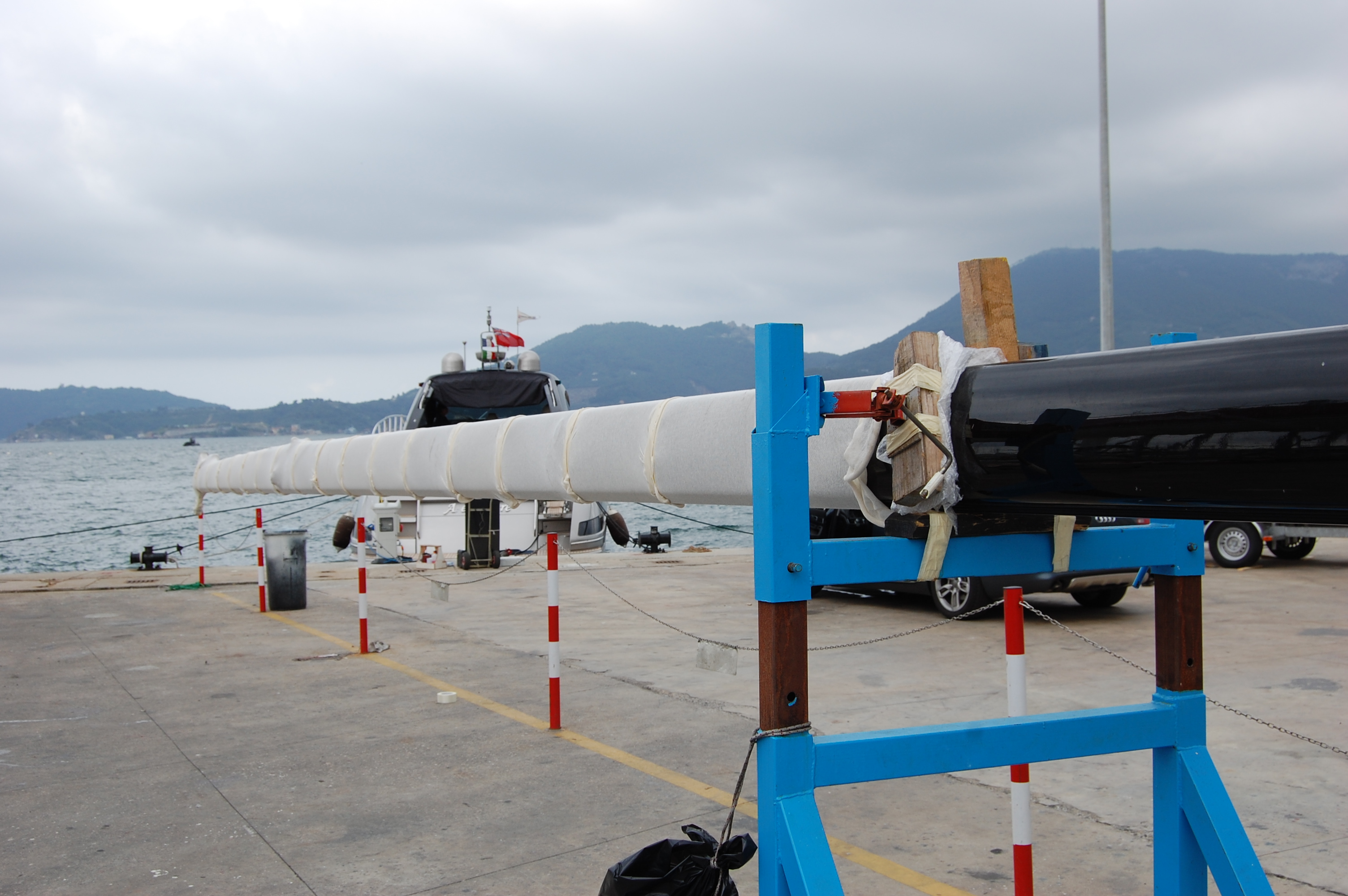 Image for article P & M Packing provides mast transport service