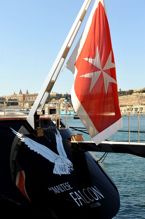 addiction (9ha4571) yacht malta flag
