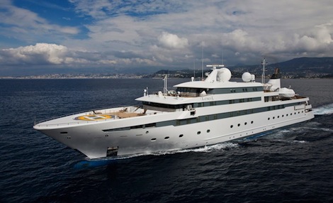 Image for article WGI completes foil application of 120 windows on 'Lauren L'